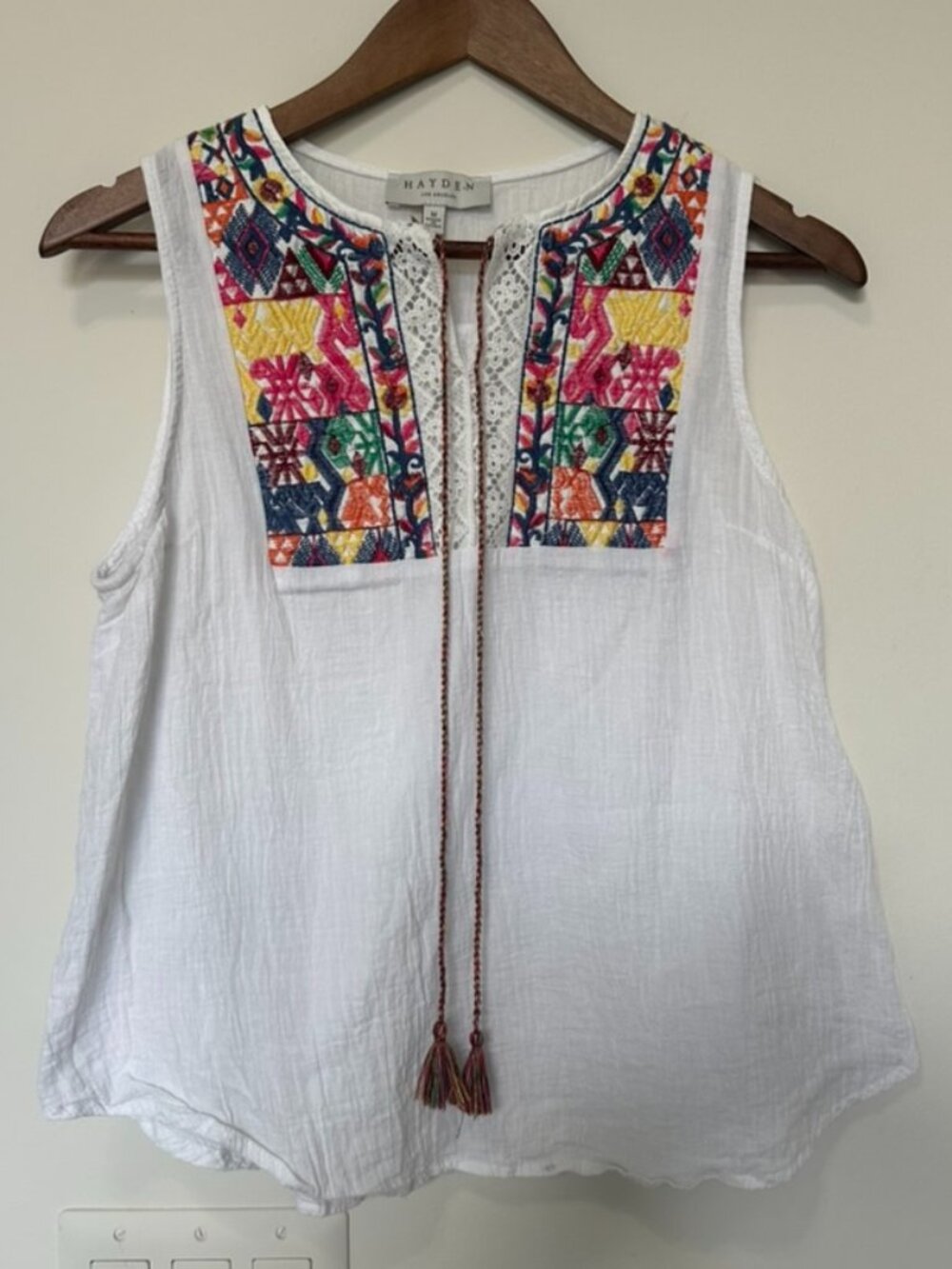 Hayden Los Angeles White Tank with Embroidery size M
